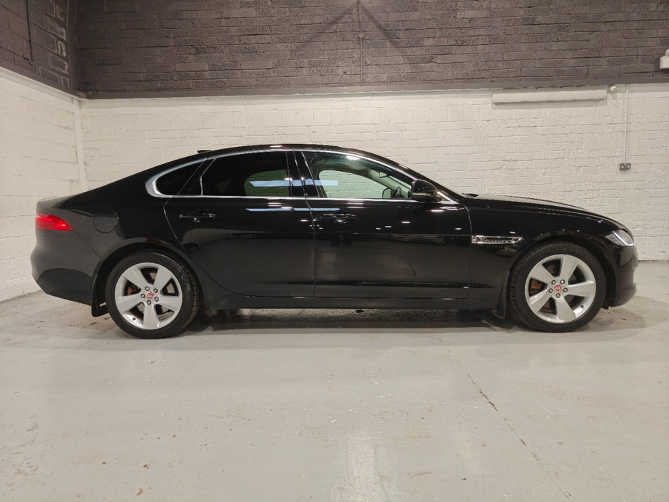 Jaguar XF 2.0 D PORTFOLIO 180PS AUTO 4DR — thumbnail 5