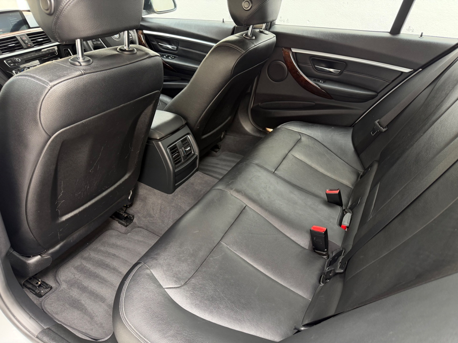 BMW 3 Series 320D SE LUXURY DIESEL AUTOMATIC // FULL HEATED ELECTRIC LEATHER // LANE ASSIST // PRIVACY PACK // STUNNING EXAMPLE // AA APPROVED 2026 — thumbnail 25