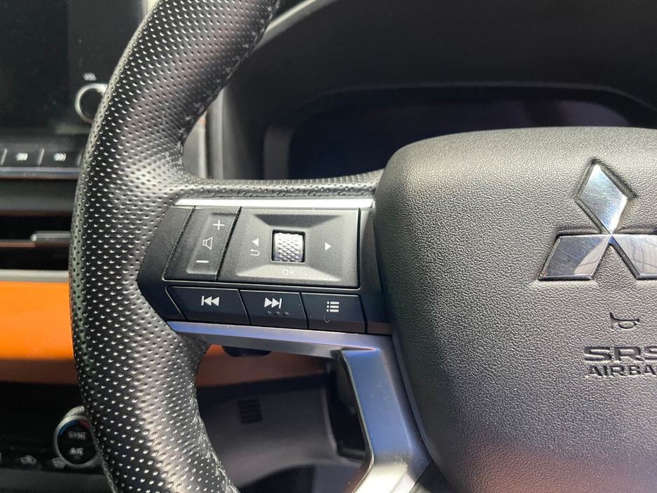2022 Mitsubishi Outlander 2.4L Petrol Plug-in Hybrid For Sale Images
