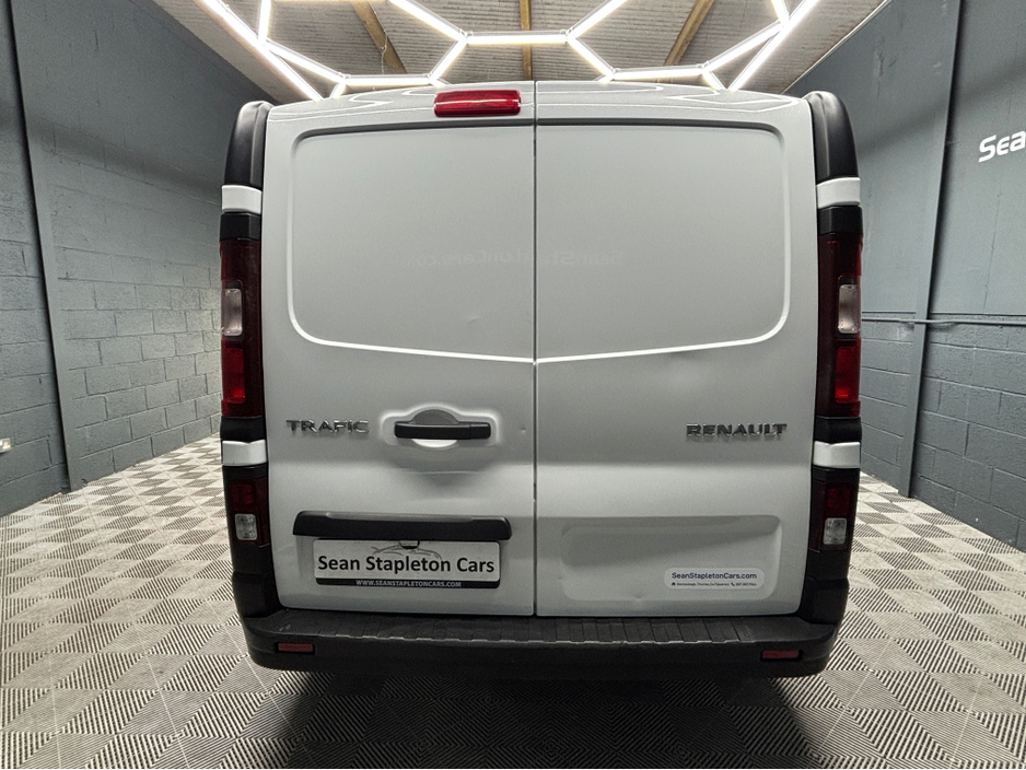 2021 Renault Trafic 2L Diesel For Sale Images