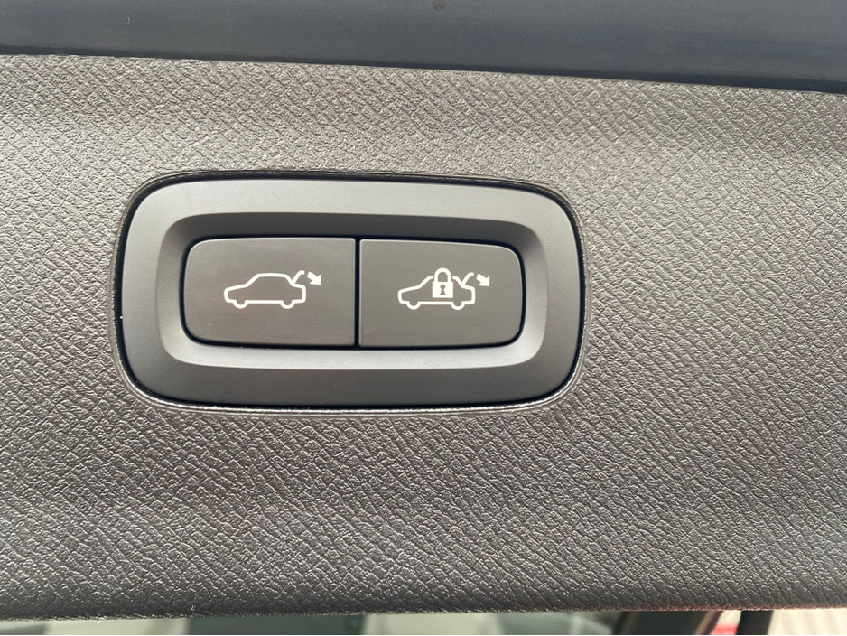 2023 Volvo XC90 2L Petrol Plug-in Hybrid For Sale Images