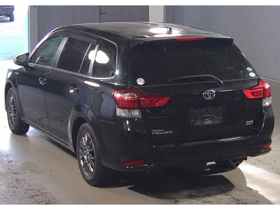 Toyota Corolla 1.5 Corolla Fielder Petrol Hybrid Auto — thumbnail 3
