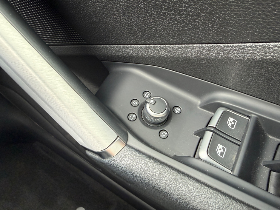 Audi Q2 SPORT 1.0 AUTOMATIC *SATELLITE NAVIGATION, VIRTUAL COCKPIT, REAR VIEW CAMERA, 17" ALLOYS, AUDI MULTIMEDIA, ADAPTIVE CRUISE CONTROL, 3 STAGE HEATED SEATS, KEYLESS ACCESS WITH PUSH-BUTTON START /STOP* — thumbnail 14
