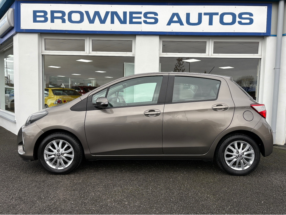 2017 Toyota Yaris 1L Petrol For Sale Images