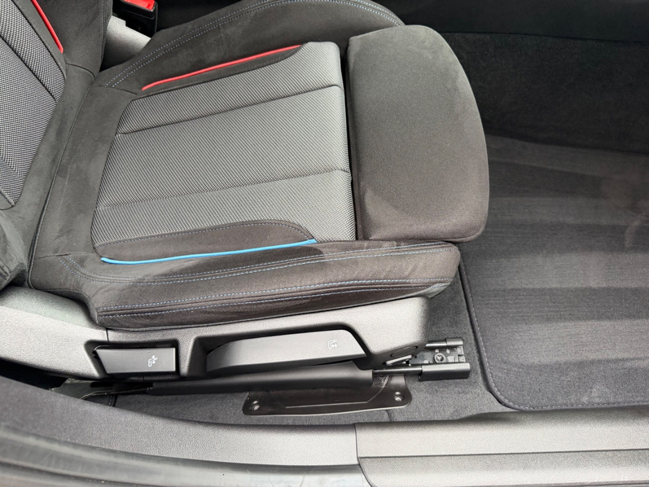 BMW 3 Series 330E M SPORT PRO — thumbnail 13