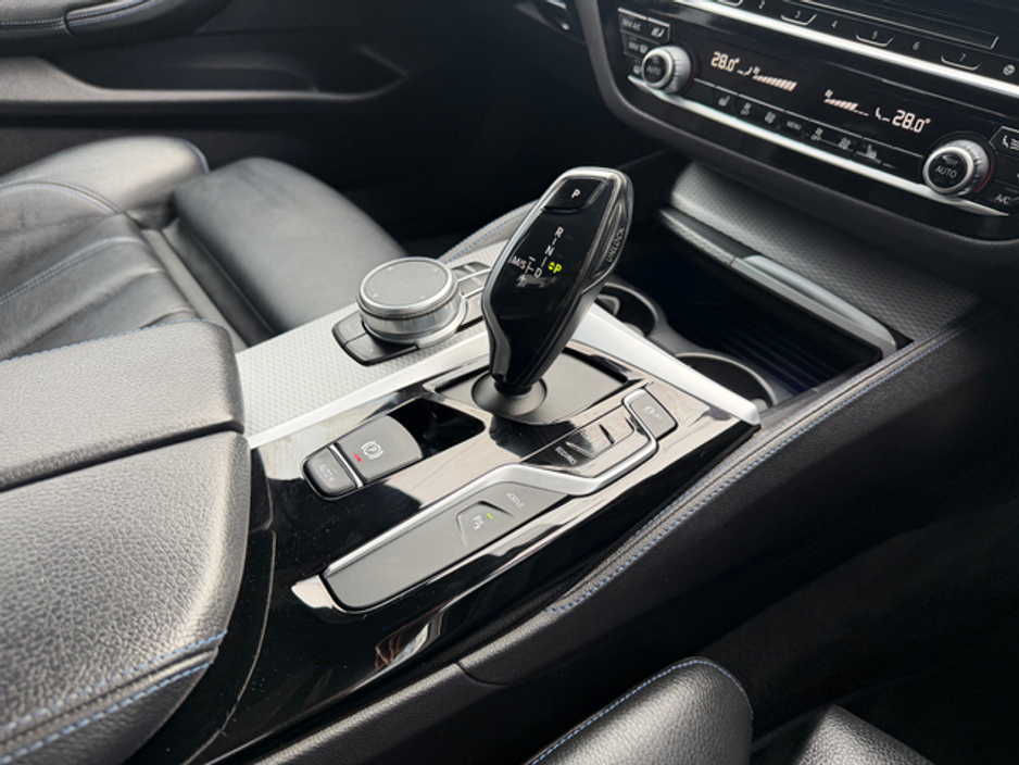 2019 BMW 5 Series 2L Petrol Plug-in Hybrid For Sale Images