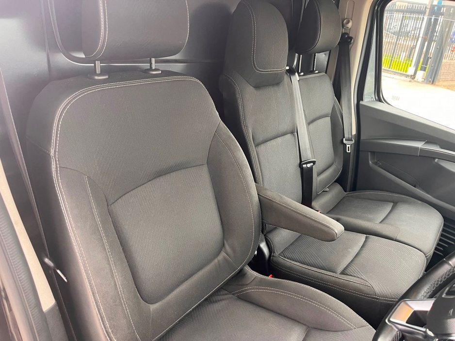 2024 Renault Trafic 2L Diesel For Sale Images