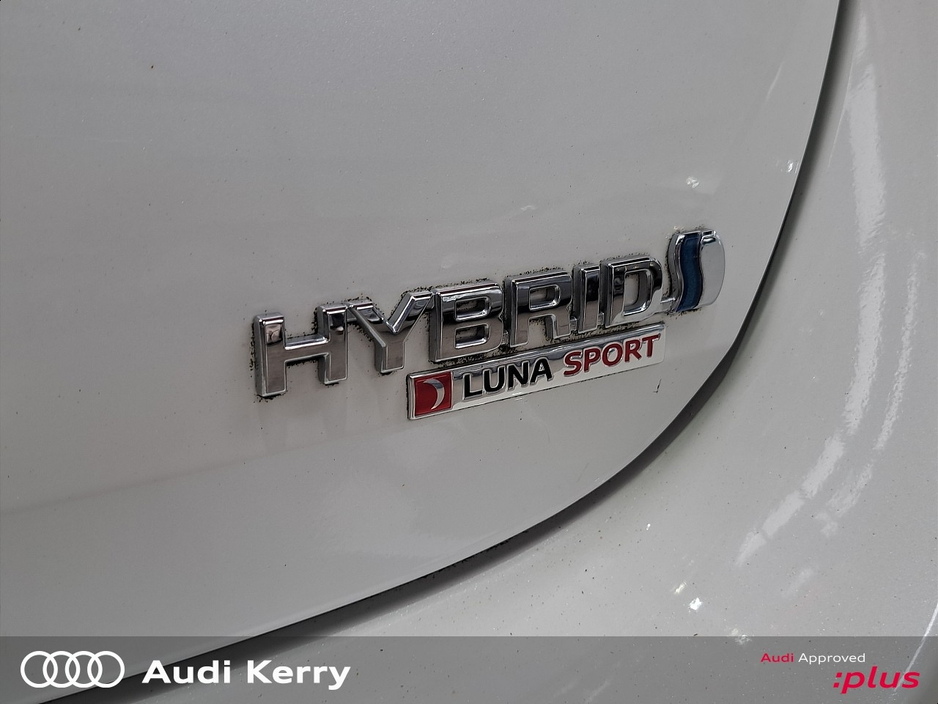 Toyota Auris HYBRID LUNA SPORT 4DR AUTO — thumbnail 29