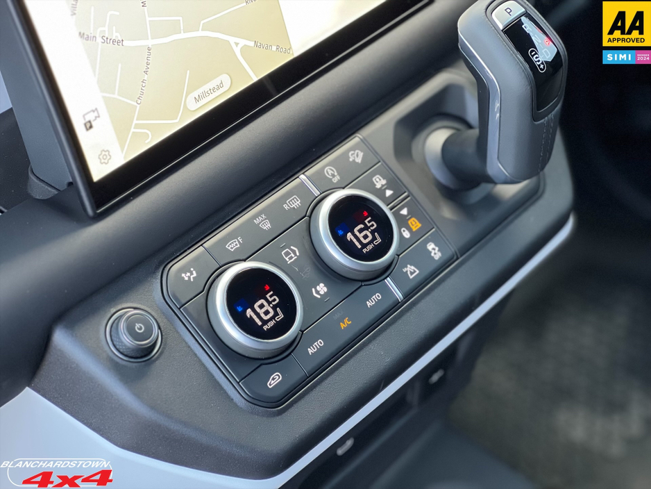2025 Land Rover Defender 3.0L Diesel For Sale Images