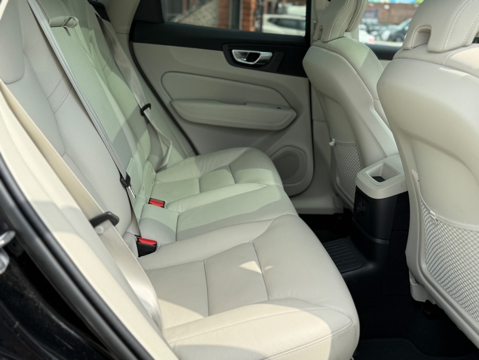 2023 Volvo XC60 2L Petrol Plug-in Hybrid For Sale Images