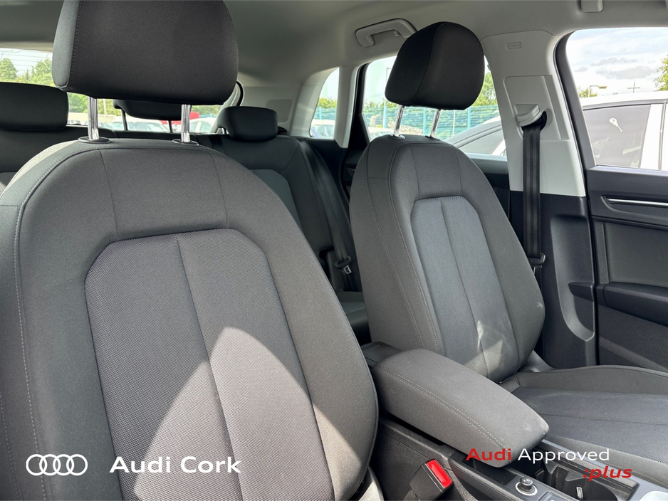Audi Q3 2.0 35TDI SE AUTOMATIC WITH HEATED SEATS AND FOLDING MIRRORS — thumbnail 20
