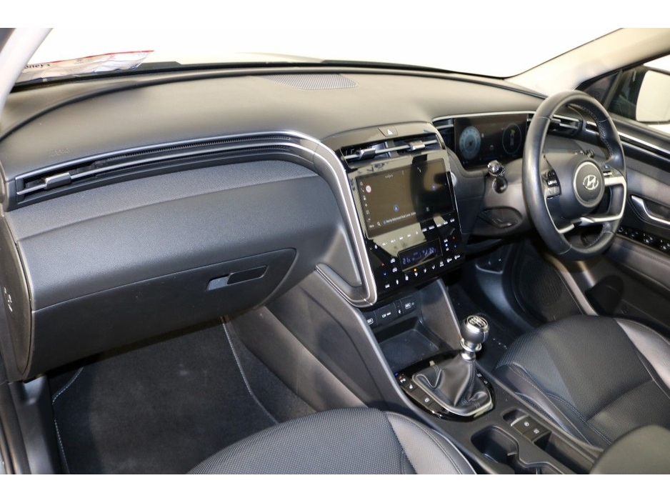 Hyundai Tucson Executive Plus Diesel 1.6L SUV - Avail of 4.9% APR Finance - Very Well-Kept, One Previous Owner and Mooney - — thumbnail 17