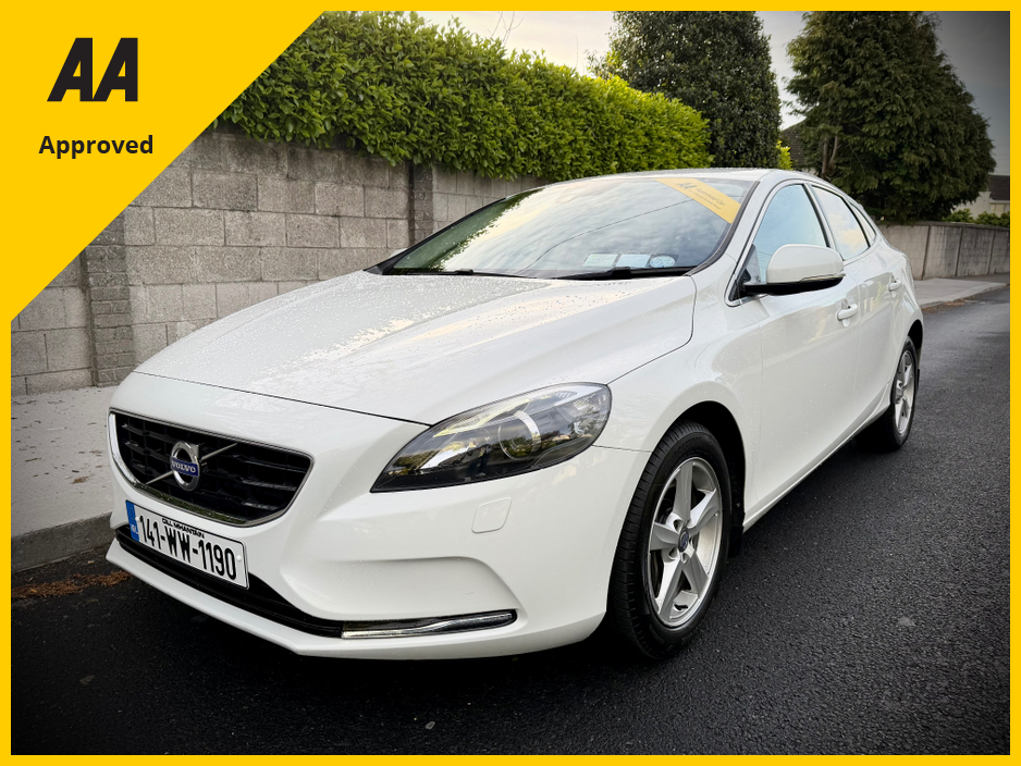 2014 Volvo V40 2L Diesel For Sale Images