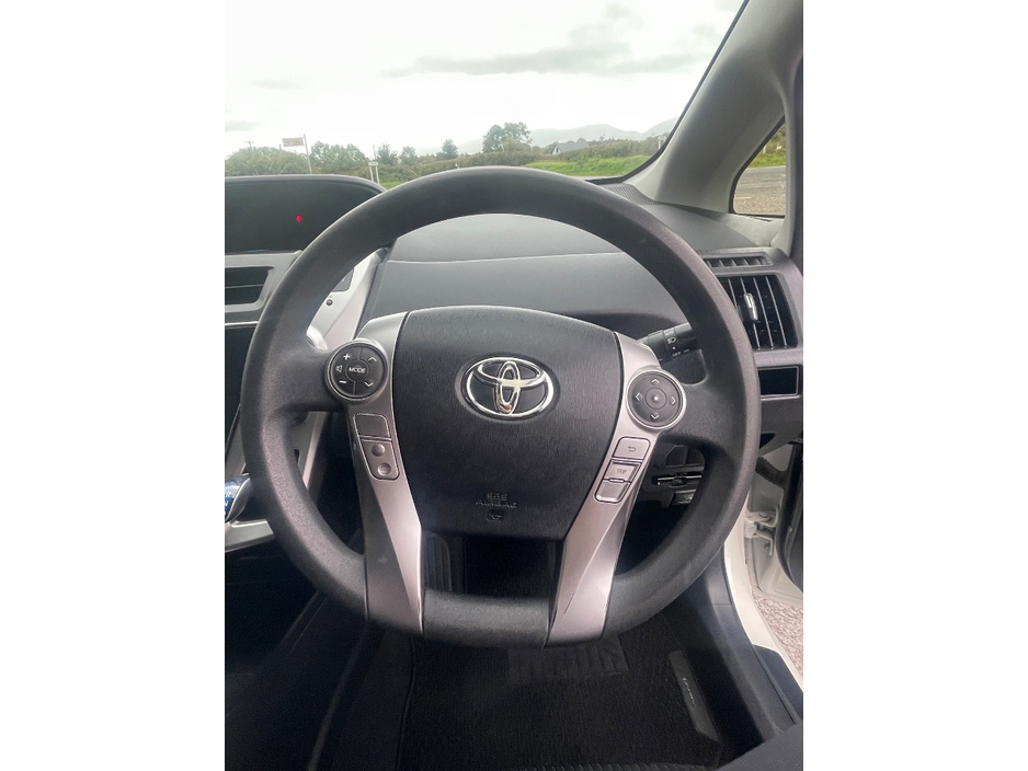 2016 Toyota Prius Alpha 1.8L Petrol Hybrid For Sale Images