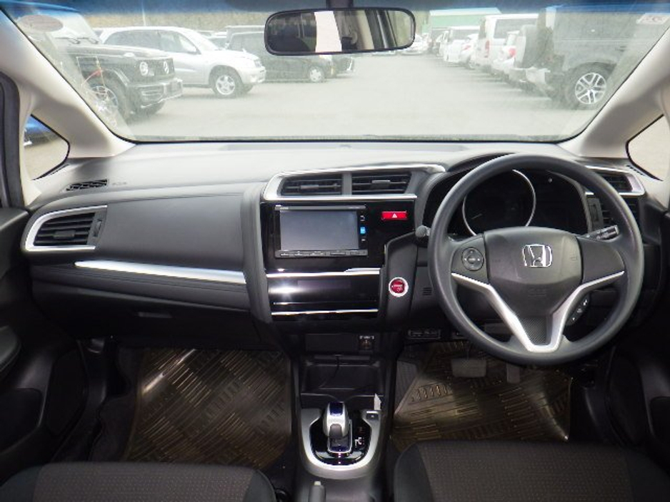 Honda Fit 1.5 Petrol Hybrid Auto — thumbnail 6