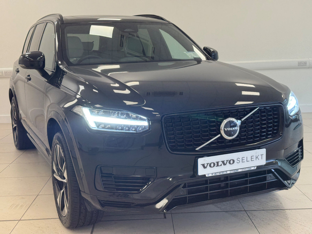 2022 VOLVO XC90 T8 PHEV 455hp Plus (Dark Theme)