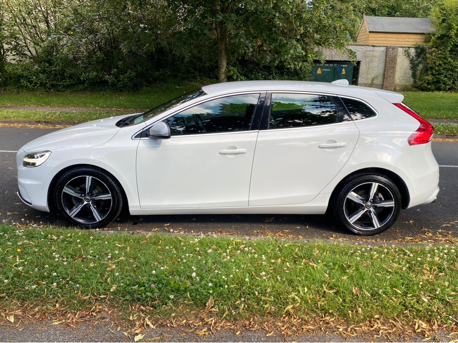 2017 Volvo V40 2L Diesel For Sale Images