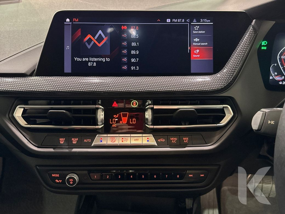 BMW 1 Series 1.5 AUTOMATIC PLAY EDITION - FACTORY ALLOYS - DIGITAL DASH - ELECTRIC SEAT/BOOT - REAR CAMERA/PARKING RADAR — thumbnail 20