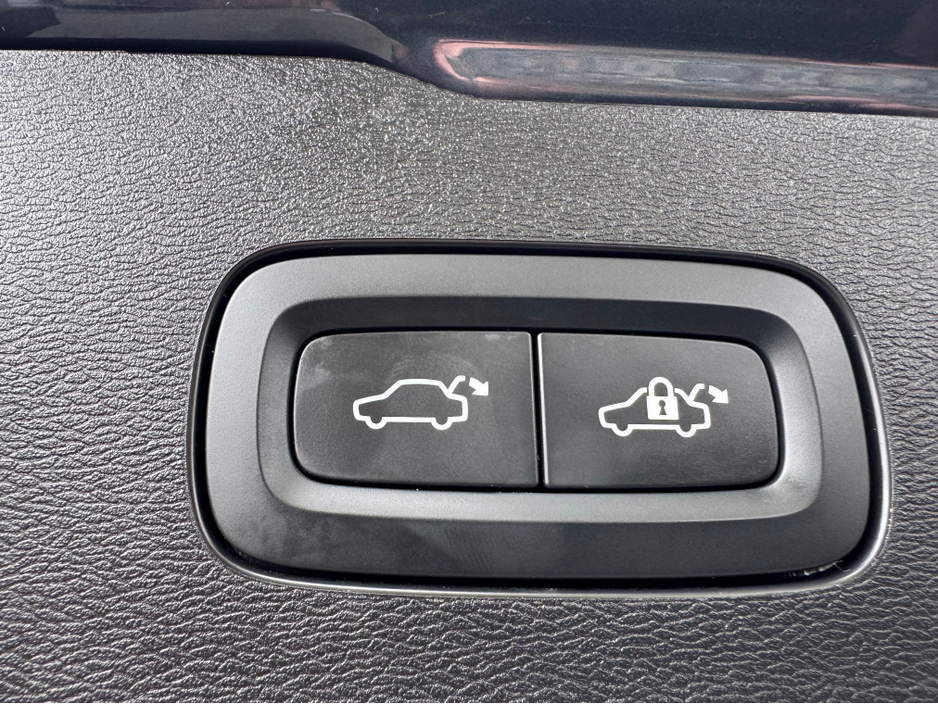 2021 Volvo V60 2L Petrol Plug-in Hybrid For Sale Images