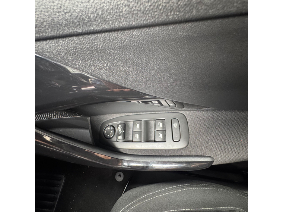 Peugeot 208 1.2 PureTech 68bhp Access — thumbnail 14