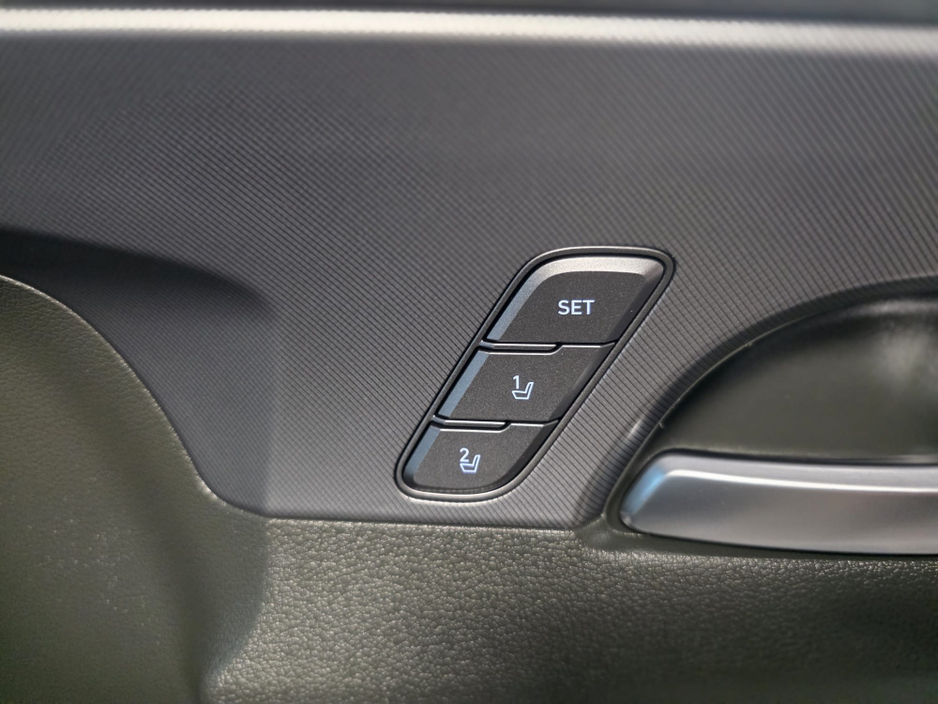 2022 Hyundai Santa Fe 1.6L Petrol Plug-in Hybrid For Sale Images