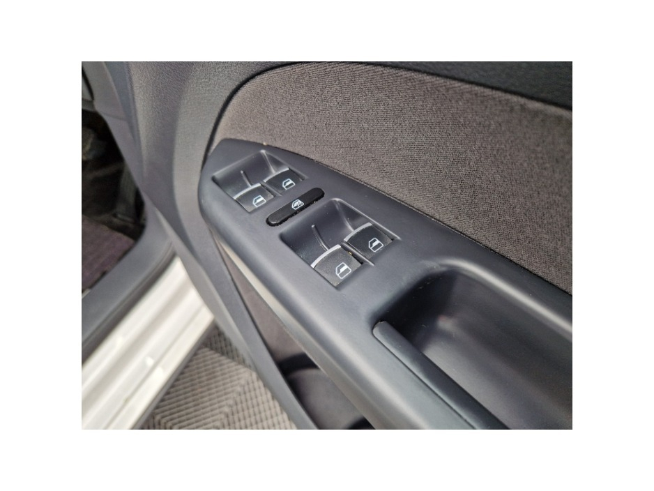 2012 Volkswagen Touran 1.4L Petrol For Sale Images