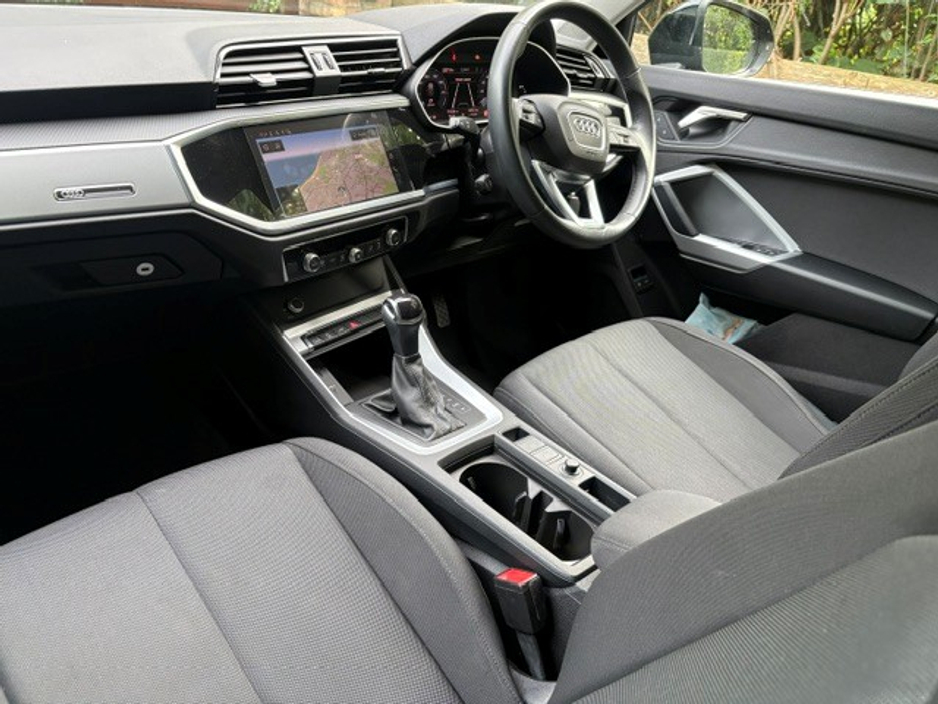 2022 Audi Q3 1.4L Petrol Plug-in Hybrid For Sale Images