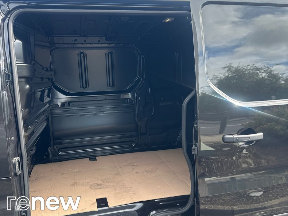 2026 Renault Trafic 2L Diesel For Sale Images