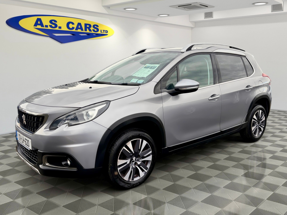 Peugeot 2008 ALLURE 1.2 PURETECH ** PANORAMIC GLASS ROOF ** HALF LEATHER INTERIOR ** SAT NAV ** SUPERB EXAMPLE **