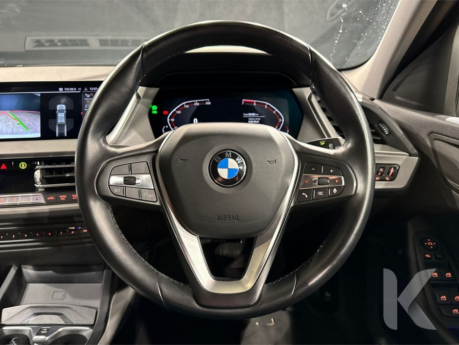 BMW 1 Series 1.5 AUTOMATIC - ALLOY WHEELS - CRUISE CONTROL - DRIVING ASSIST - ELECTRIC SEATS - REAR CAMERA - MULTI FUNCTION STEERING WHEEL — thumbnail 20
