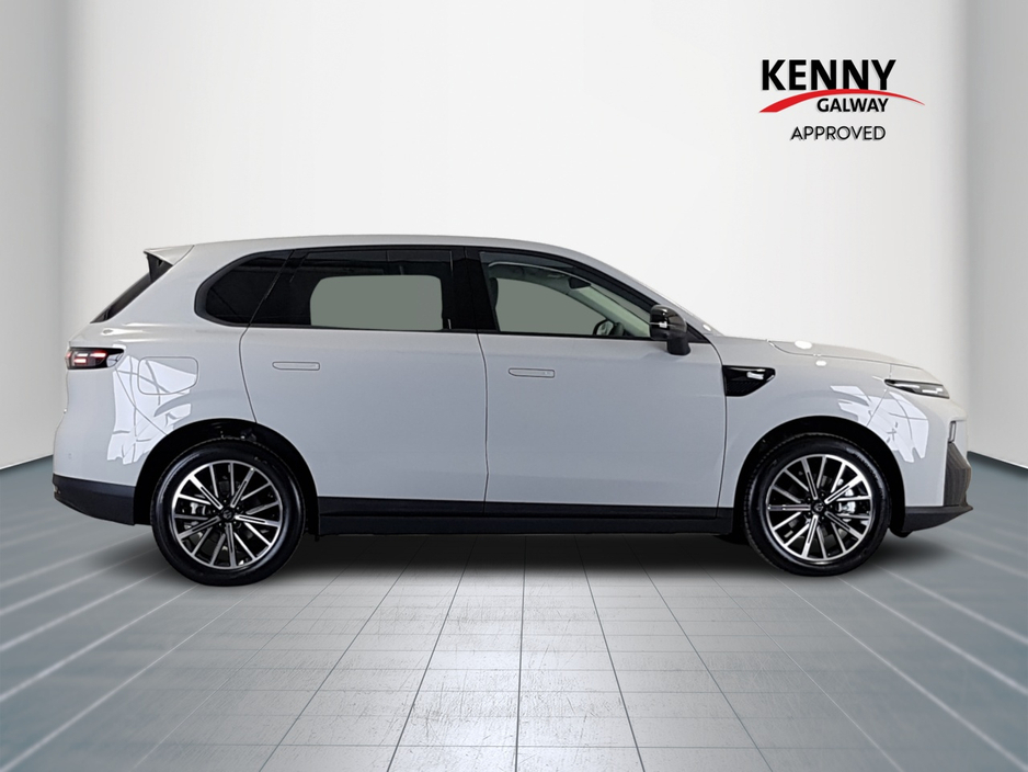 2026 Leapmotor B10 1.5L Petrol Plug-in Hybrid For Sale Images
