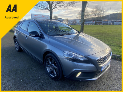 VOLVO V40 2014