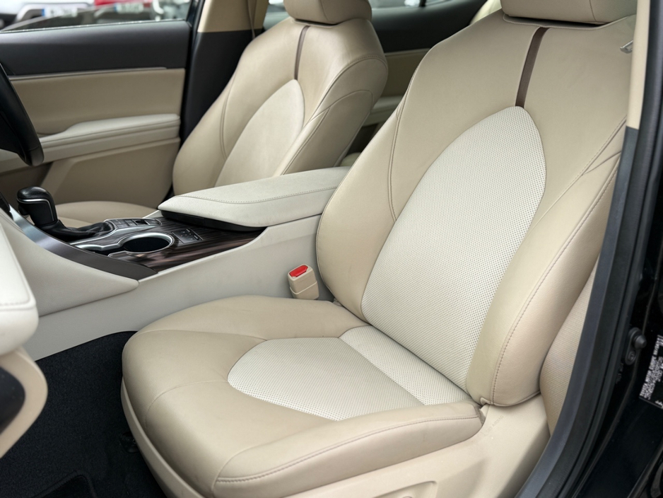 2021 Toyota Camry 2.5L Petrol Hybrid For Sale Images