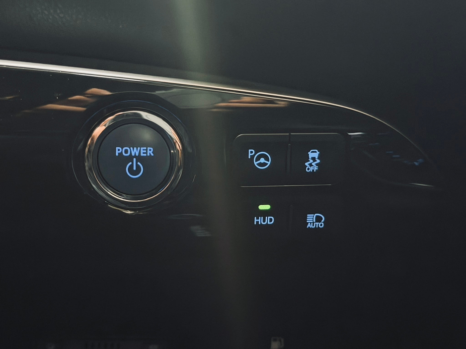 2018 Toyota Prius 1.8L Petrol Hybrid For Sale Images
