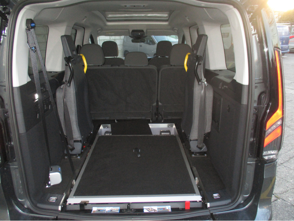 2026 Ford Tourneo Connect 2L Diesel For Sale Images