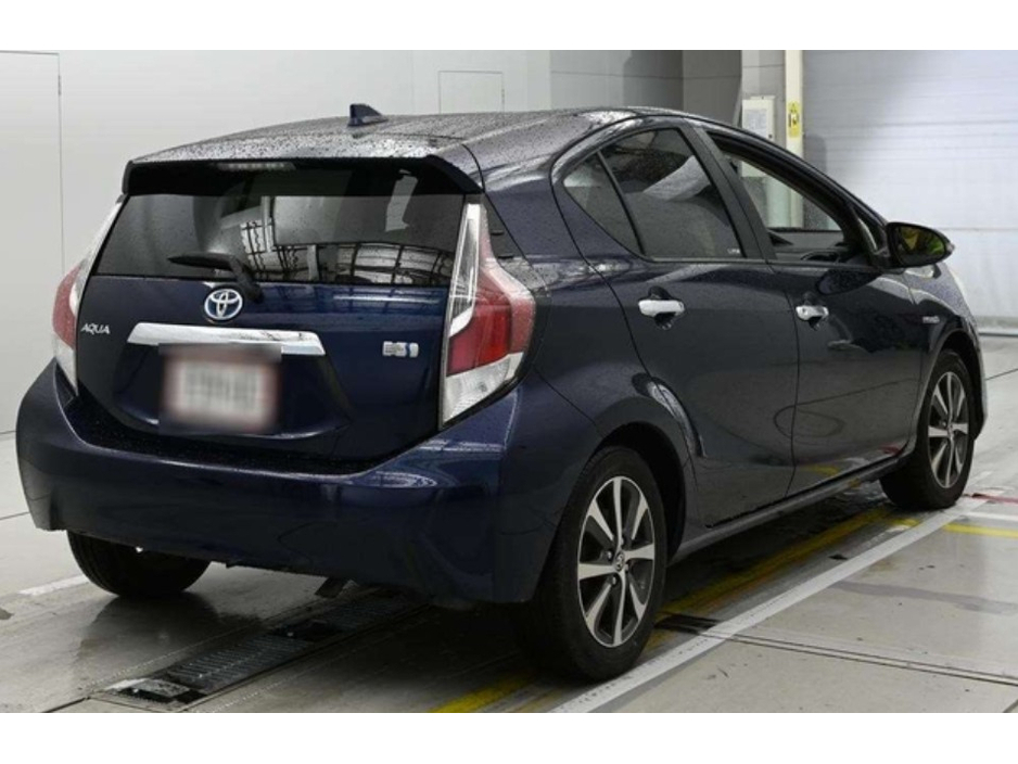 Toyota Aqua 1.5 Petrol Hybrid Auto — thumbnail 2