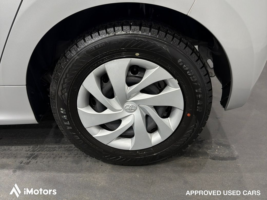 Toyota Yaris AUTOMATIC HYBRID X — thumbnail 11