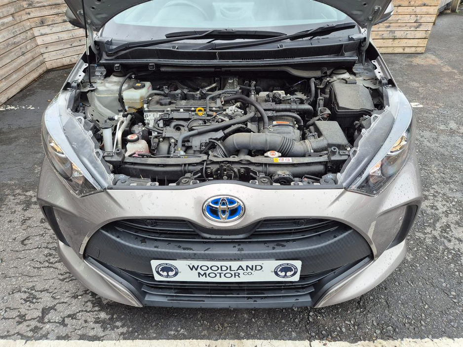 Toyota Yaris 1.5 HYBRID / X SPEC / BEST SMALL CAR ON THE ROAD / TAX €150 — thumbnail 32