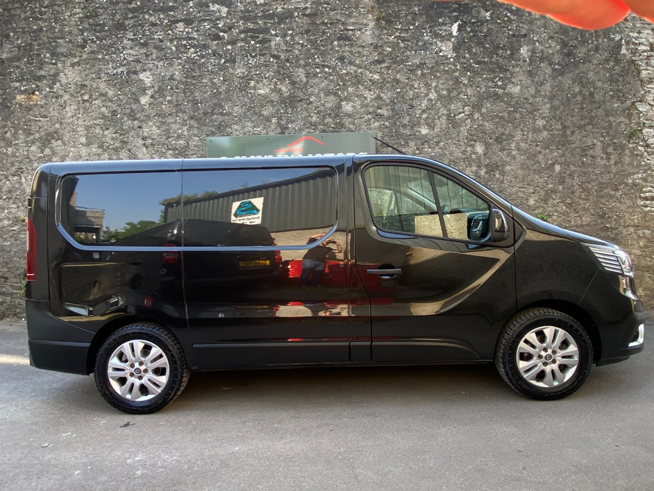 2022 Renault Trafic 2L Diesel For Sale Images