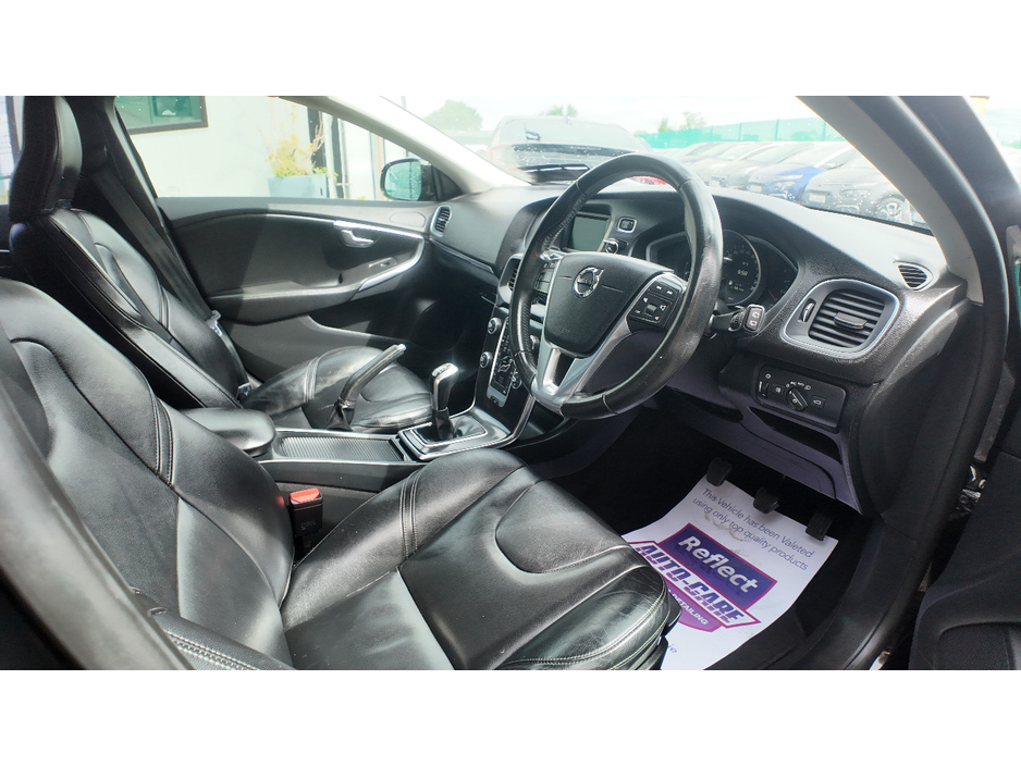 2017 Volvo V40 2L Diesel For Sale Images