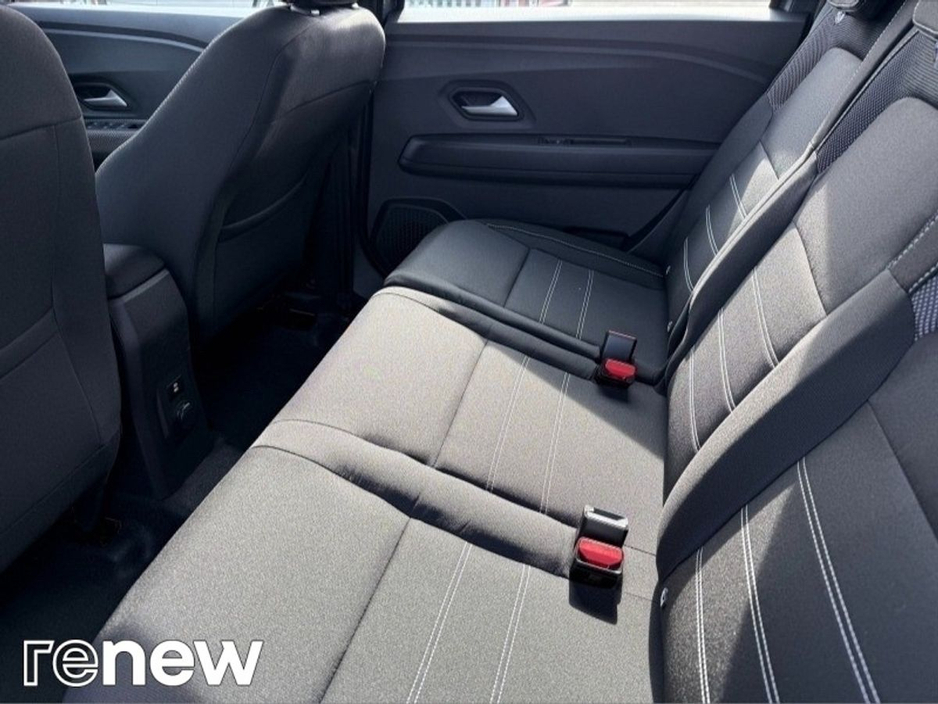 Dacia Jogger FULL HYBRID EXPRESSION 1.6 145 BHP AUTO 7 SEATER 5DR *DEMO MODEL - CALL 0567756567* — thumbnail 11