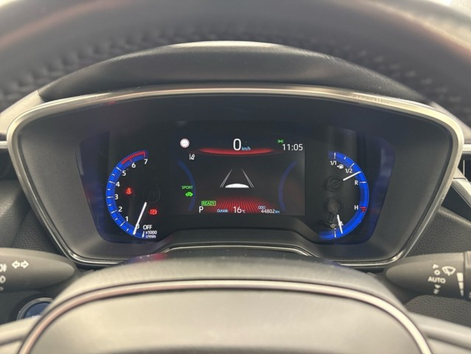Toyota Corolla Luna Sport Hatchback Hybrid — thumbnail 13