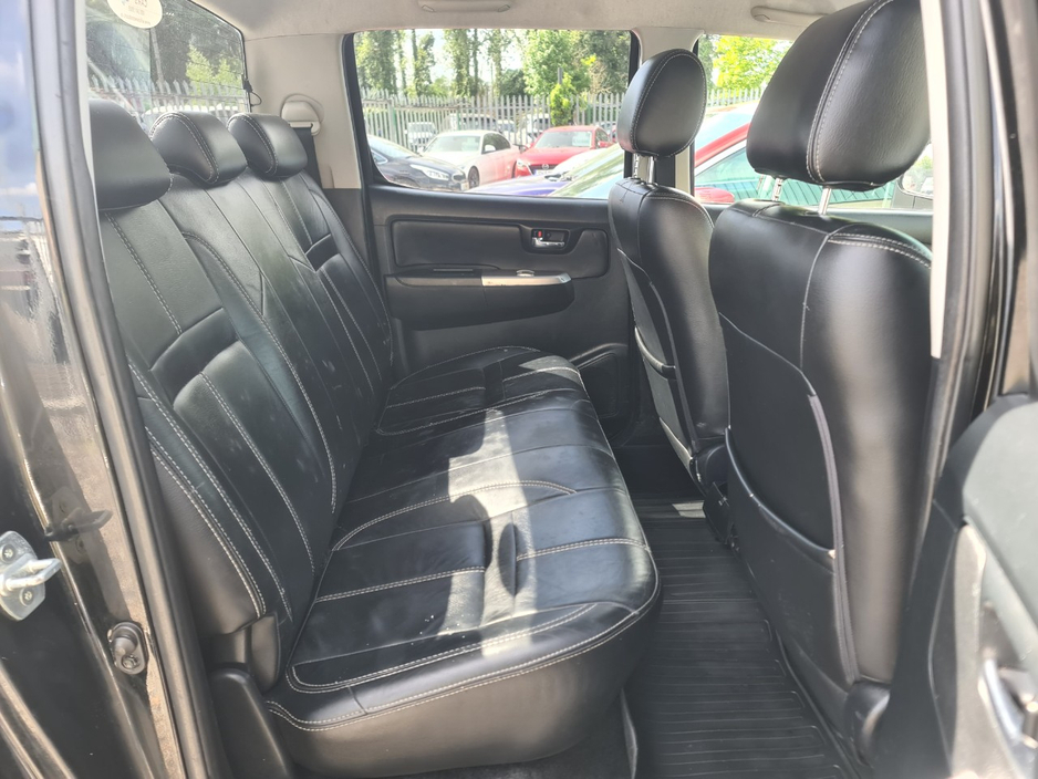2015 Toyota Hilux 3L Diesel For Sale Images