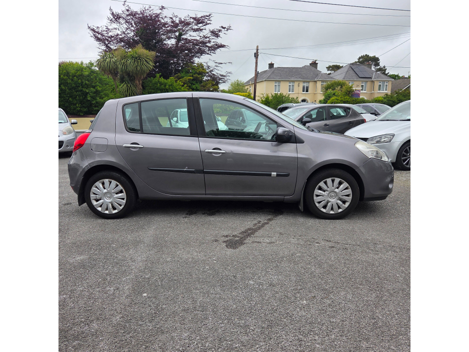 2011 Renault Clio 1.1L Petrol For Sale Images