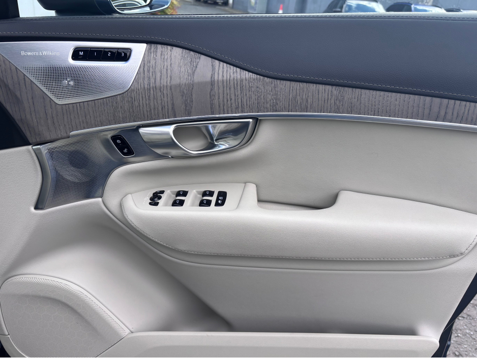 2024 Volvo XC90 2.0L Hybrid For Sale Images