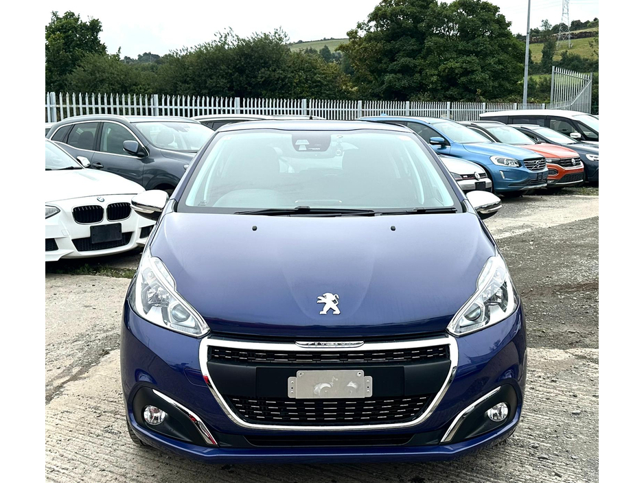 Peugeot 208 5D ALLURE 1.2L Petrol - Automatic (8484) — thumbnail 2