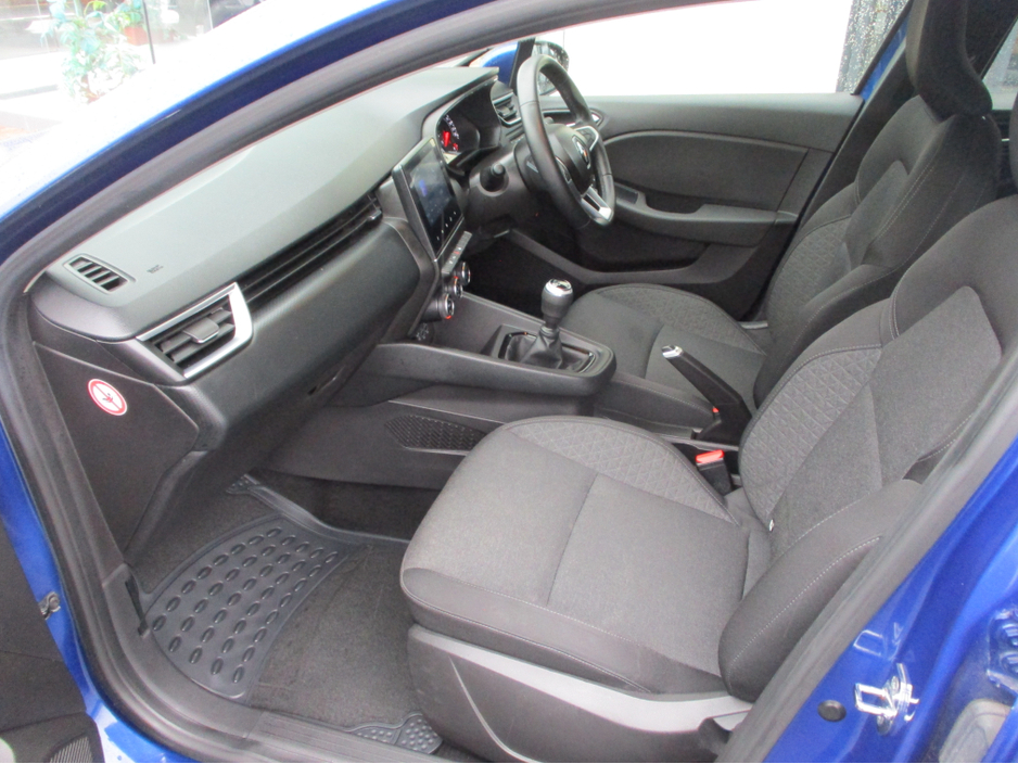 2022 Renault Clio 1L Petrol For Sale Images