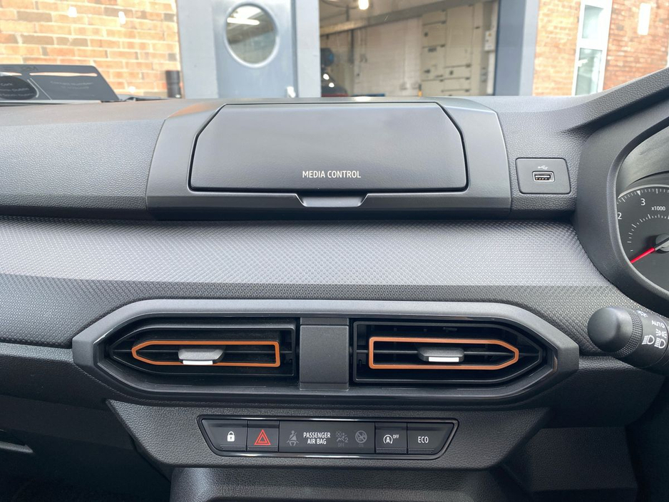 Dacia Sandero Stepway Essential Turbo Petrol — thumbnail 17