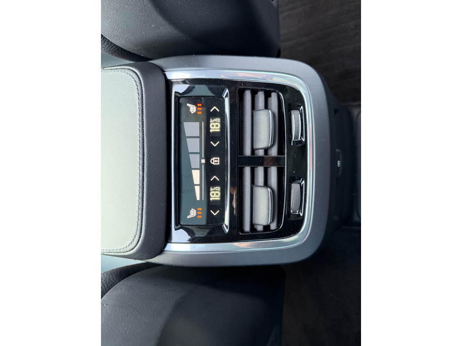 2023 Volvo XC90 2L Petrol Plug-in Hybrid For Sale Images