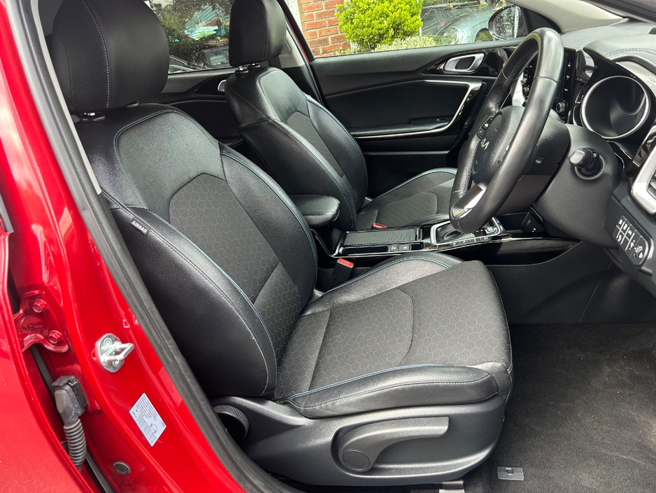 2023 Kia XCeed 1.6L Petrol Plug-in Hybrid For Sale Images
